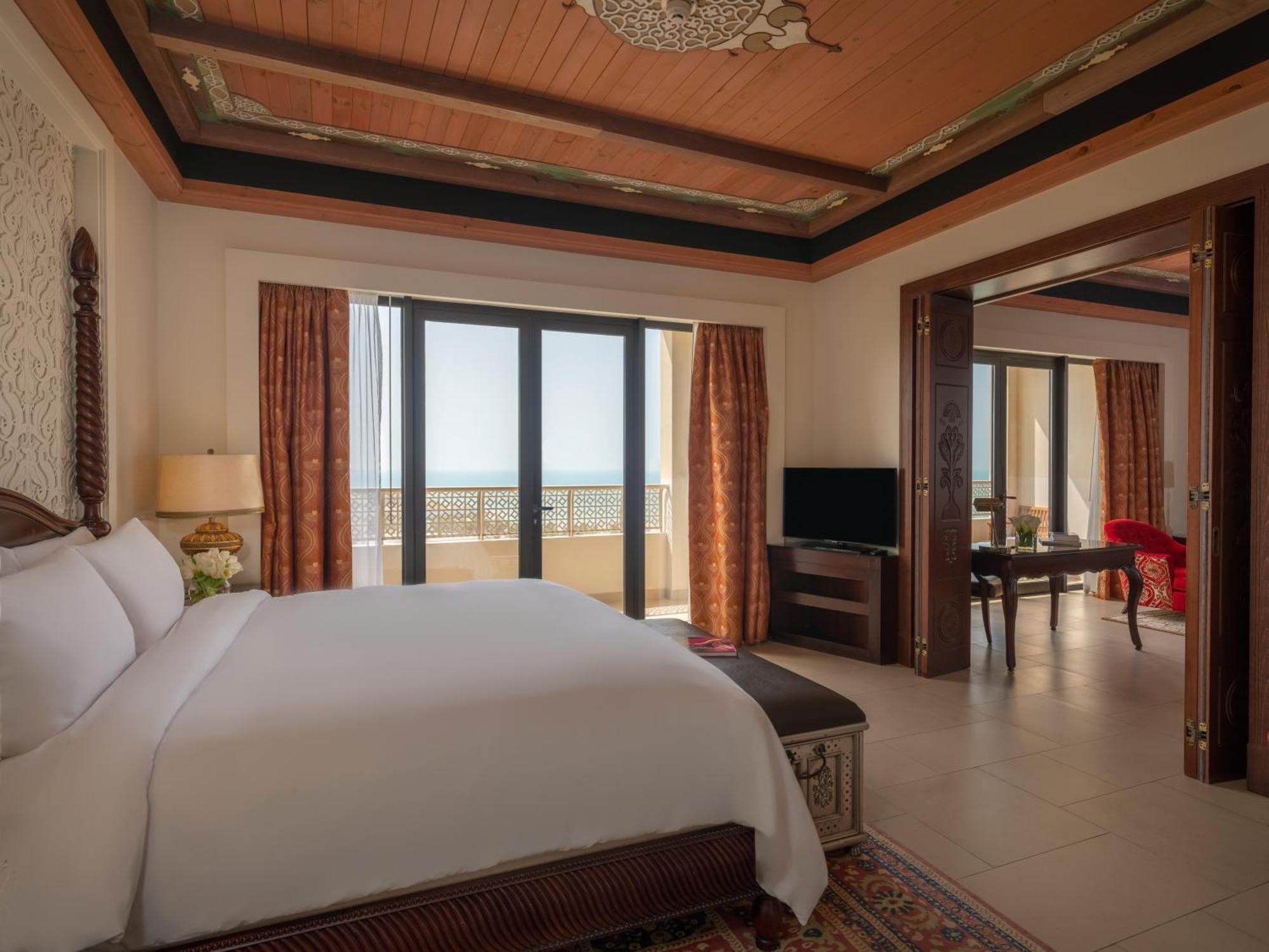 Sofitel Bahrain Zallaq Thalassa Sea & Manama